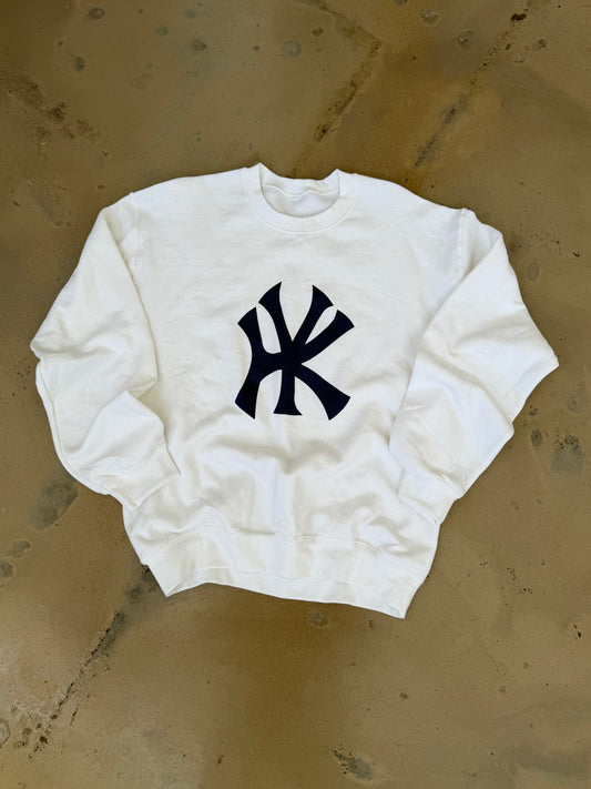 (M/L) NYKY White Sweatshirt