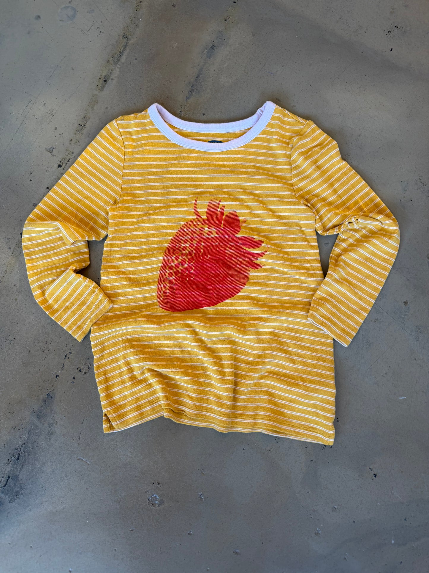 (Women’s M/L) Yellow Strawberry Long Sleeve