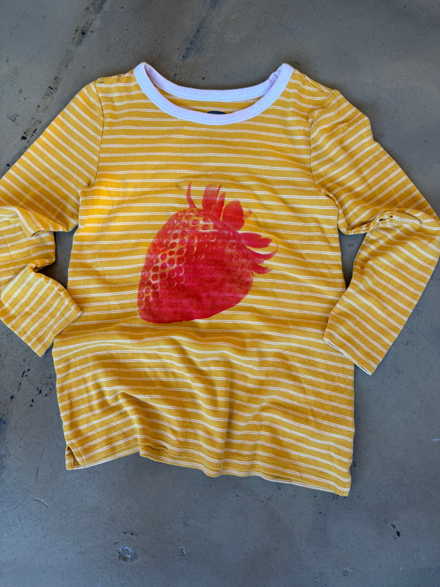 (Women’s M/L) Yellow Strawberry Long Sleeve