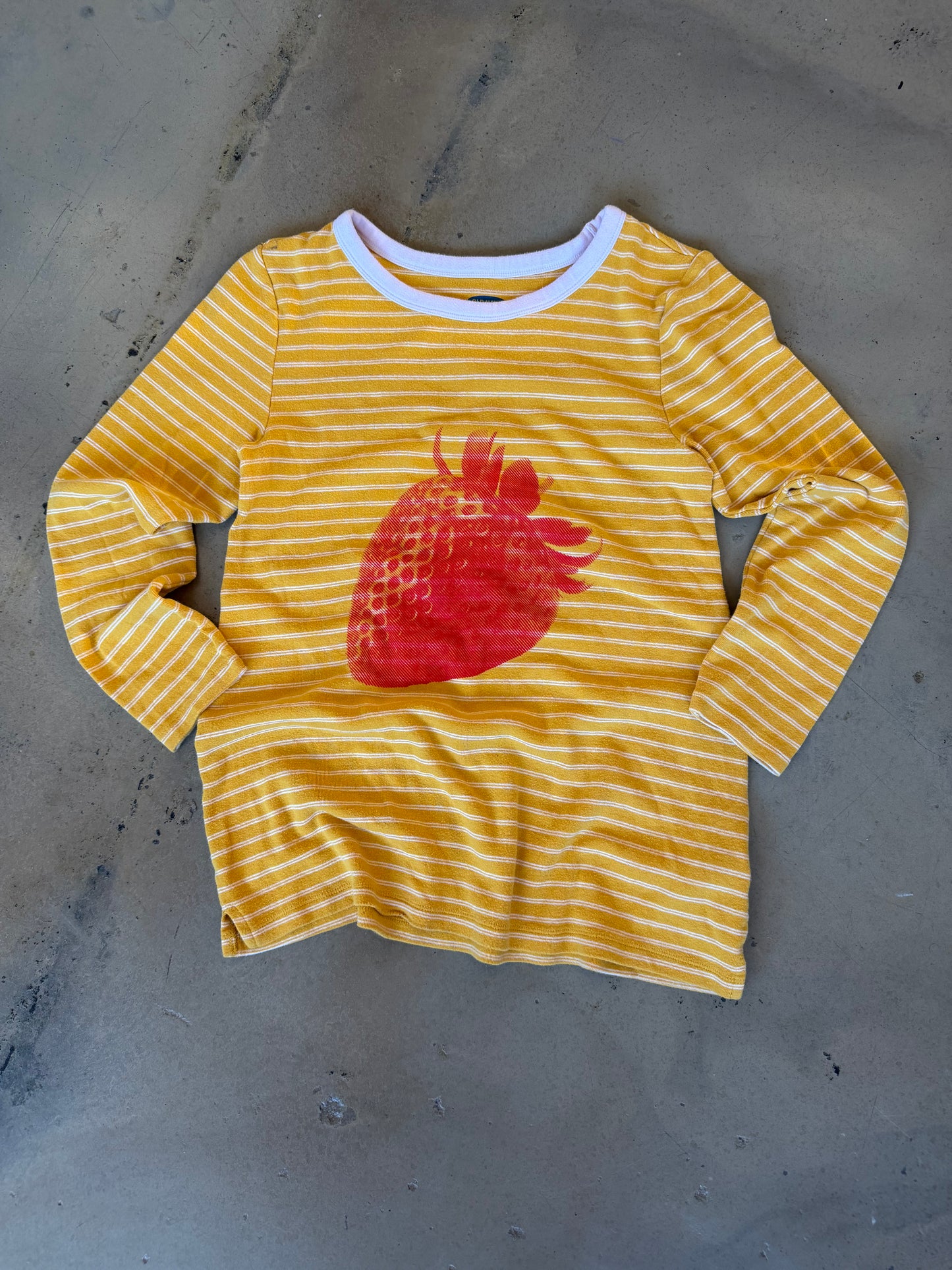 (Women’s M/L) Yellow Strawberry Long Sleeve